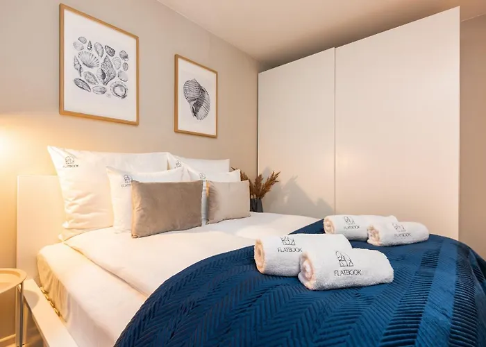 Flatbook - Center Waterlane Island *