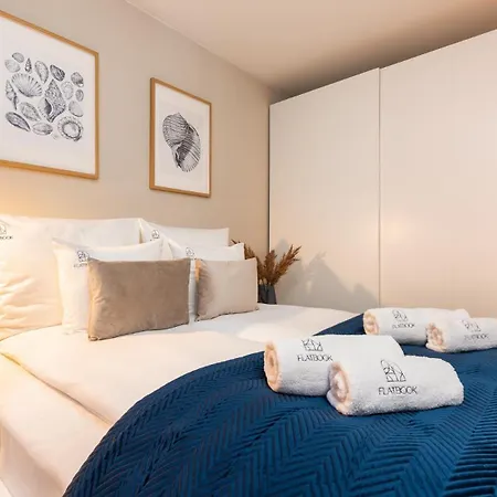 Flatbook - Center Waterlane Island *